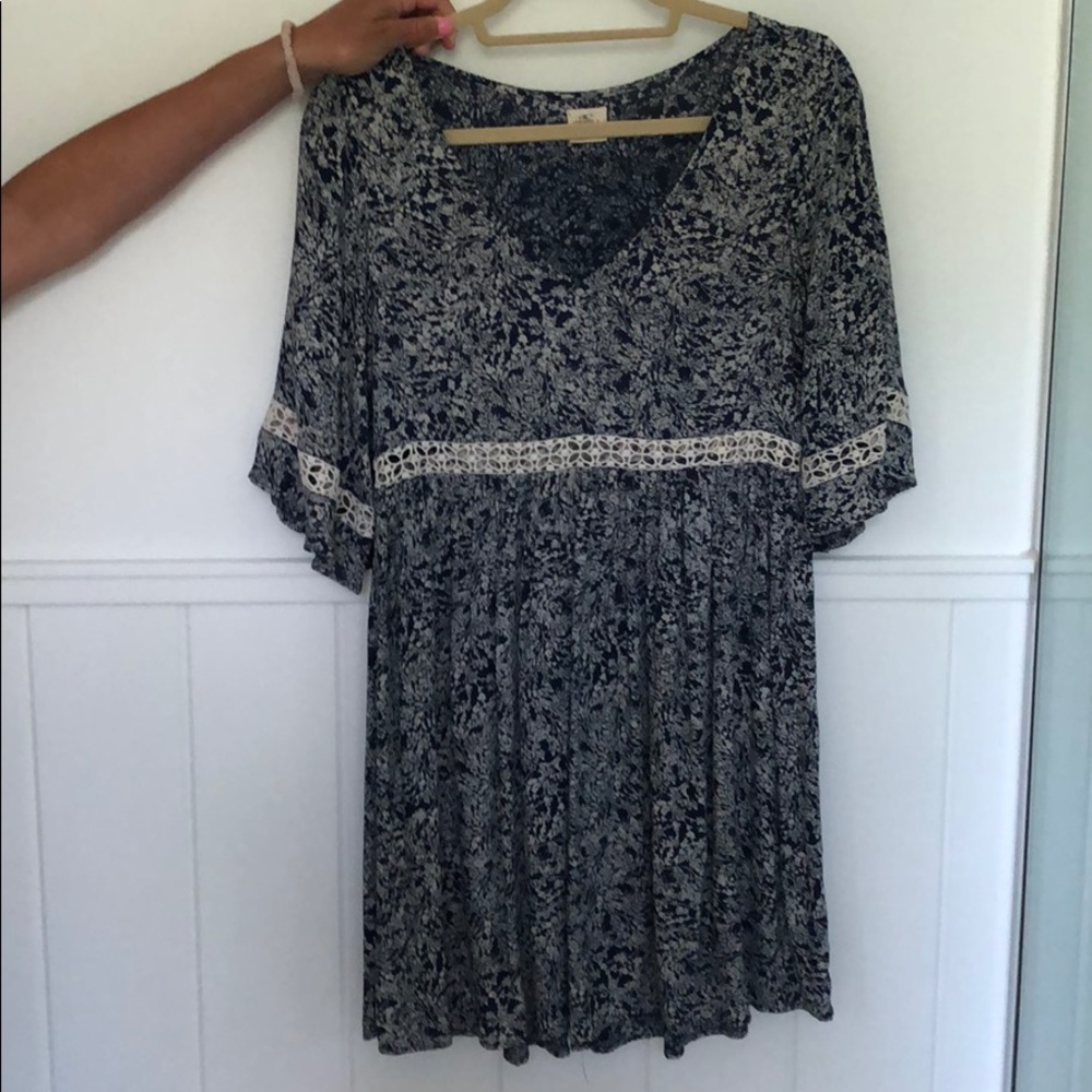 XS O’neill blue and white floral dress.